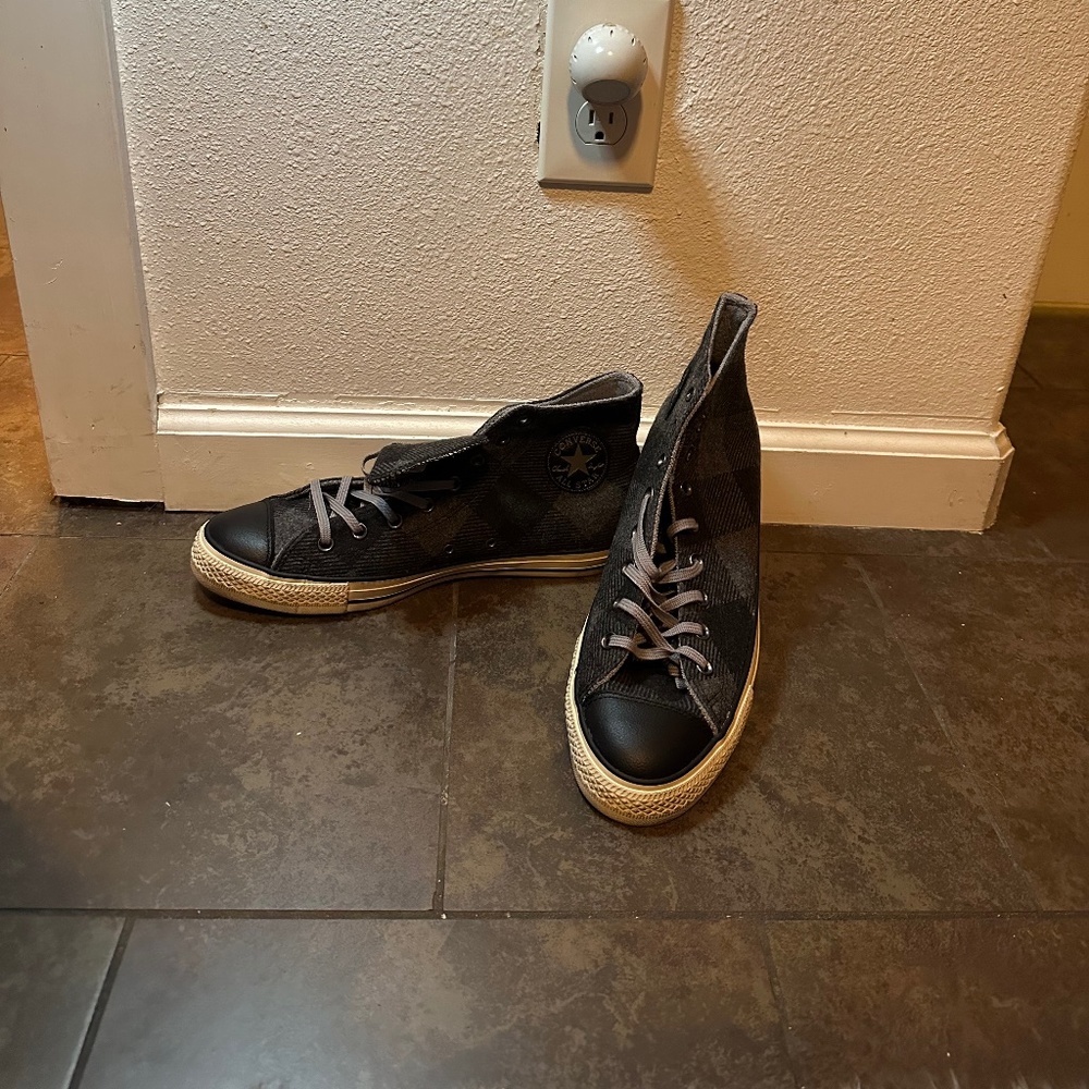 Men’s charcoal high tops